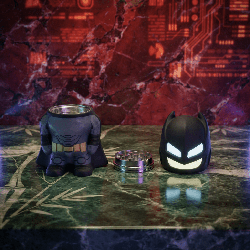 Dark Hero Character Herb Grinder – Superhero Style Metal GrinderBatman Shape Grinder