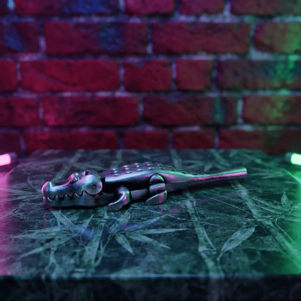 Gator Smoking Pipe – Alligator Metal Pipe | 4 Colorssilver alligator smoking pipe