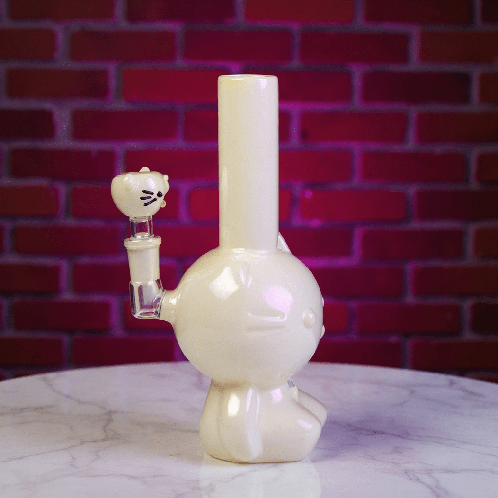 Hello Glow Mini Bong – Cute Style with Crystal GlassHello Glow Water Pipe, Horizontal view of Hello Kitty